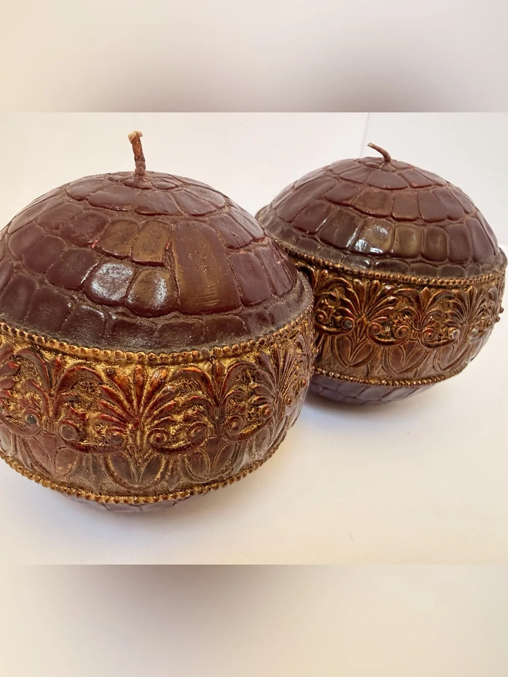 Decorative Embossed Burgundy and Gold Accent Spheres